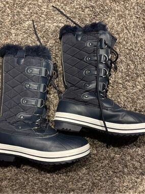 Women's Polar Navy Quilted Lace-Up Winter Boots with Faux Fur